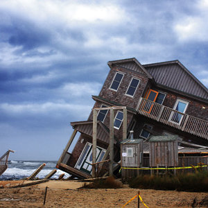 destroyed-beach-mansion-at-rodanthe-beach