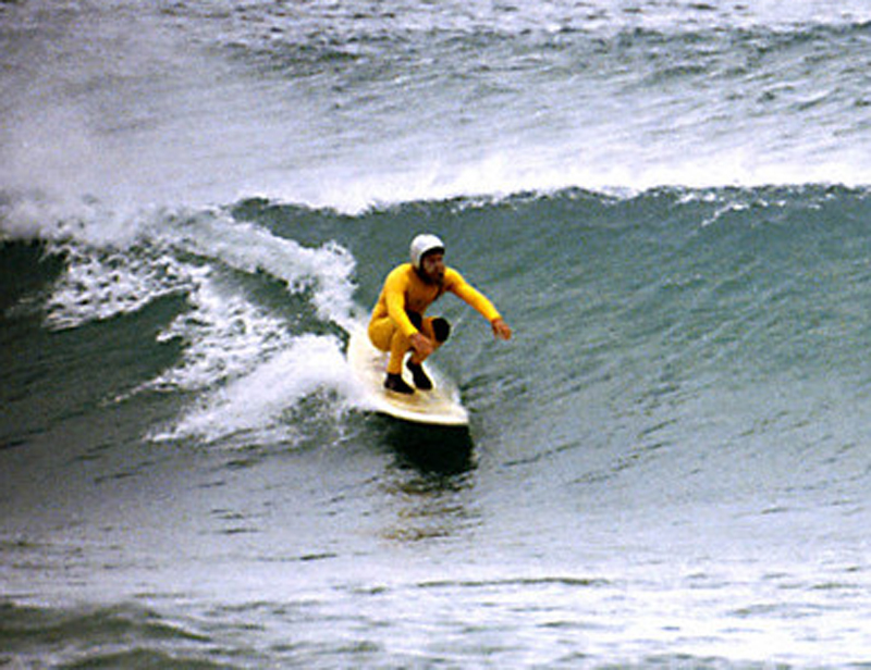 Roy_surfing